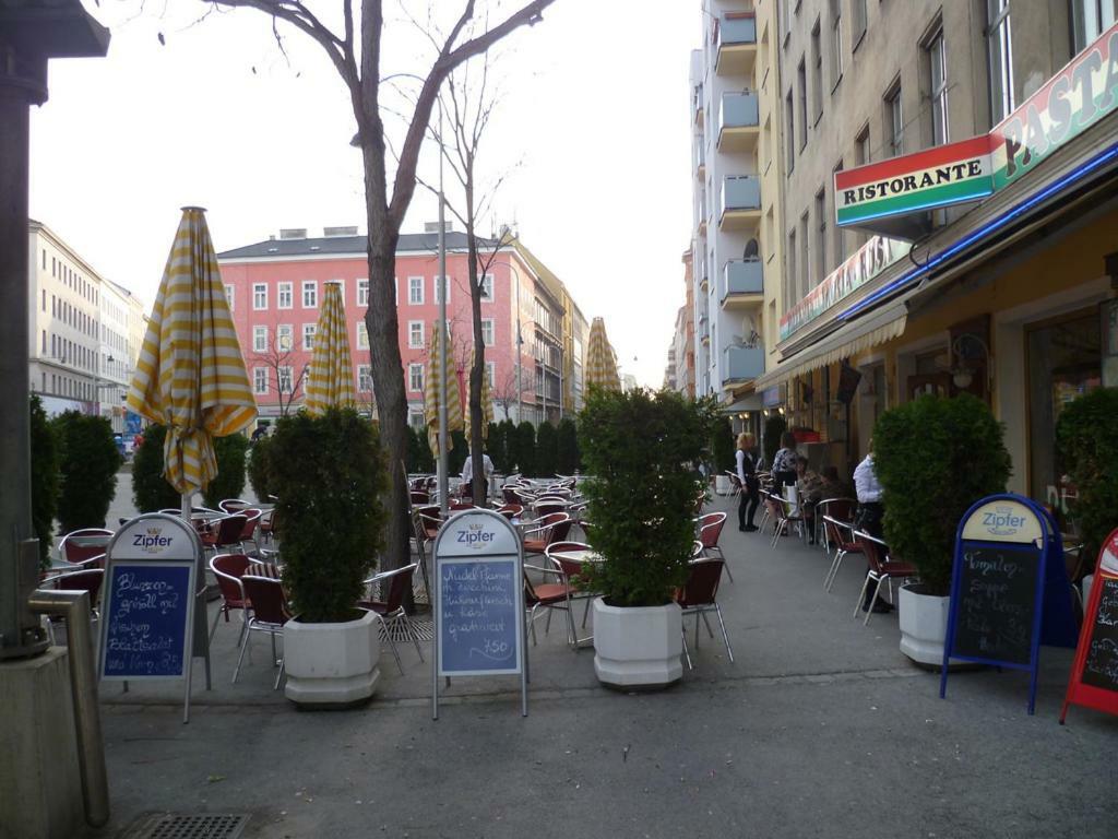 Jungle Apartment Vienna Self Check-In Экстерьер фото