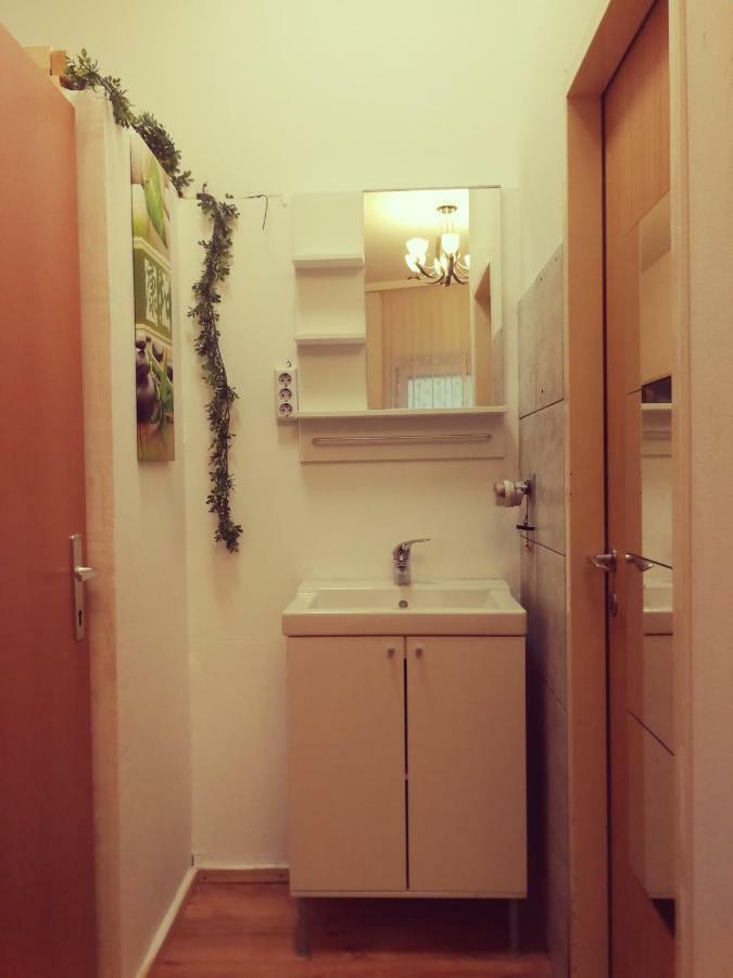 Jungle Apartment Vienna Self Check-In Экстерьер фото