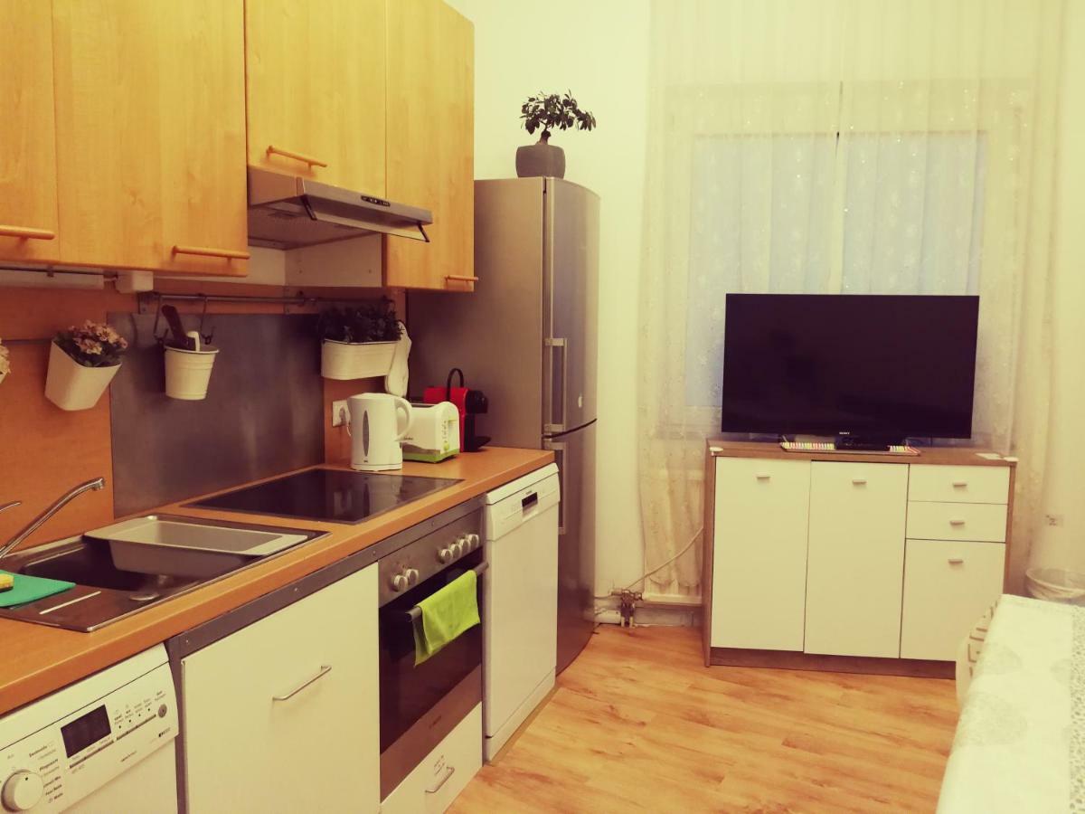 Jungle Apartment Vienna Self Check-In Экстерьер фото